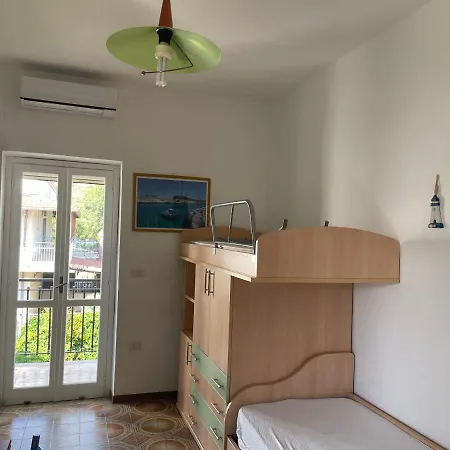 Casetta Al Mare Mariateresa Holiday home *