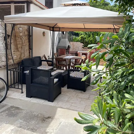 Holiday home Casetta Al Mare Mariateresa