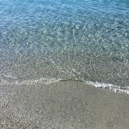 Casetta Al Mare Mariateresa Holiday home *