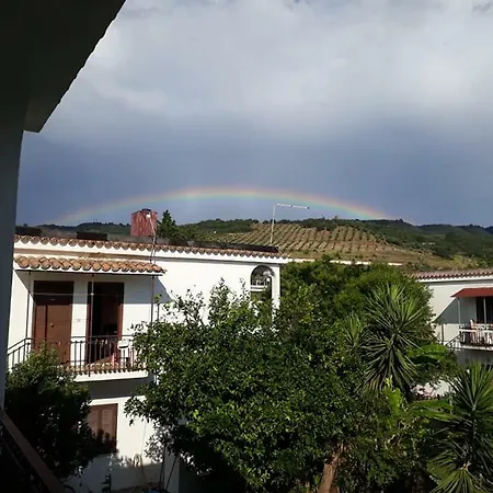 Casetta Al Mare Mariateresa Holiday home